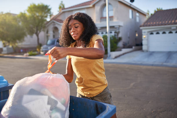 Best Construction Debris Removal  in North Bellmore, NY